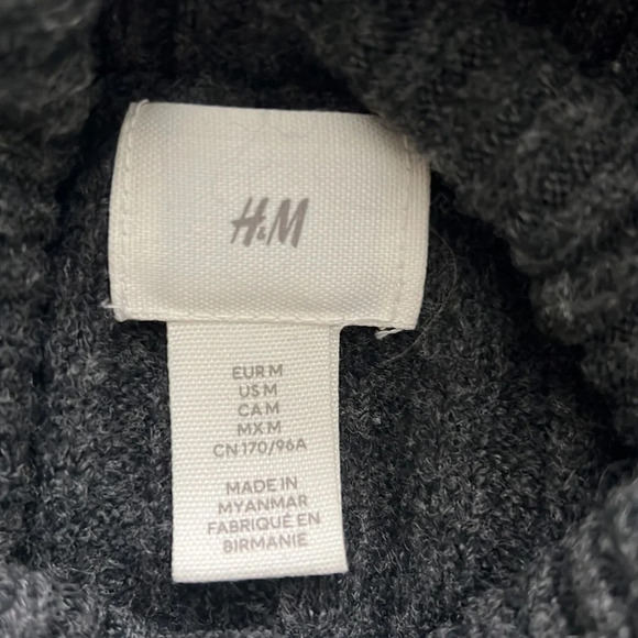 H&M rib-knit turtleneck black/striped oversized long sleeve sweater size medium - Picture 4 of 10